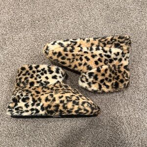 JustFab Leopard Print Fur Slippers